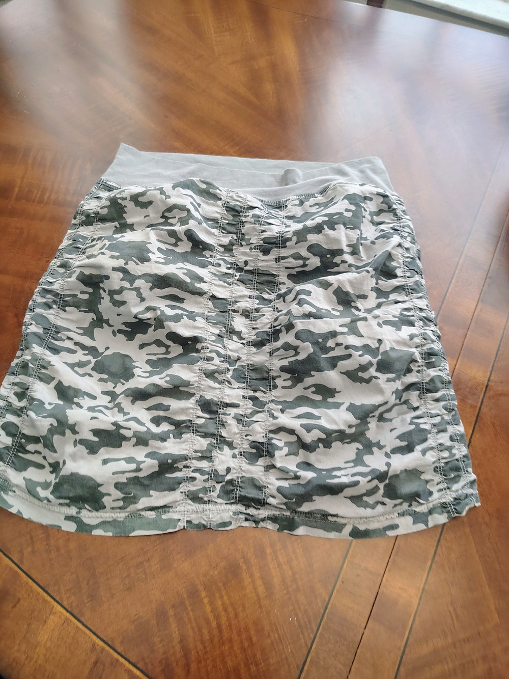 Camo Ruched Tank Top - Gray/White